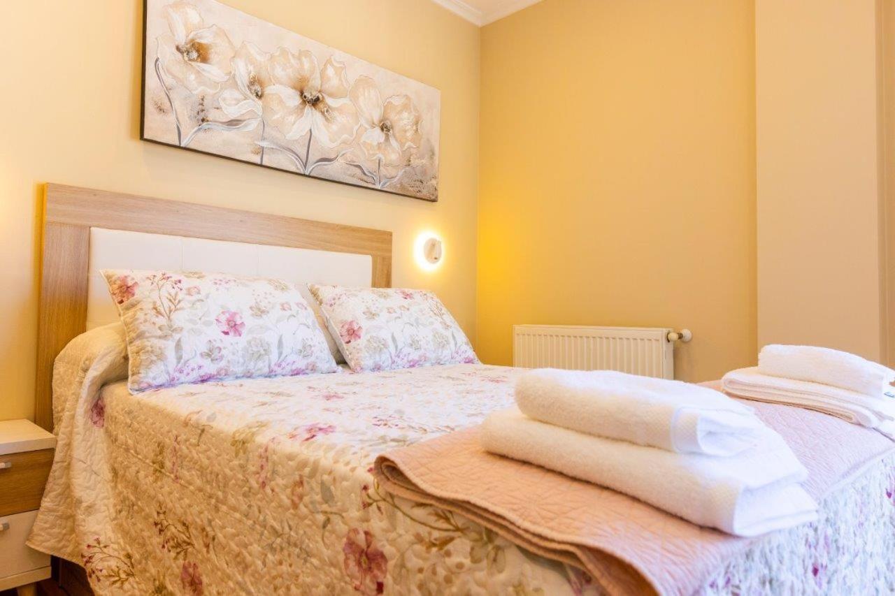 Apartamentos Riamar 2 Ribadeo Dış mekan fotoğraf